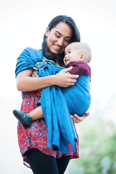 Photographer Topher Delancy uses the Zeiss Milvus f/1.4 85mm lens to capture a mother and child during a family shoot. Photo © Topher Delancy