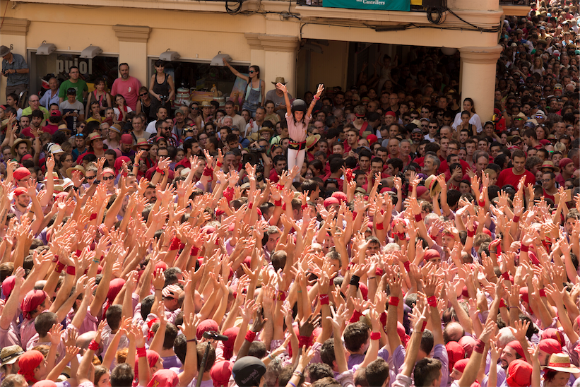 Photographer Drew Gardner captures the Catalan Human towers in Vilafranca with the Zeiss Milvus f/2 100mm lens. Photo  ©  Drew Gardner