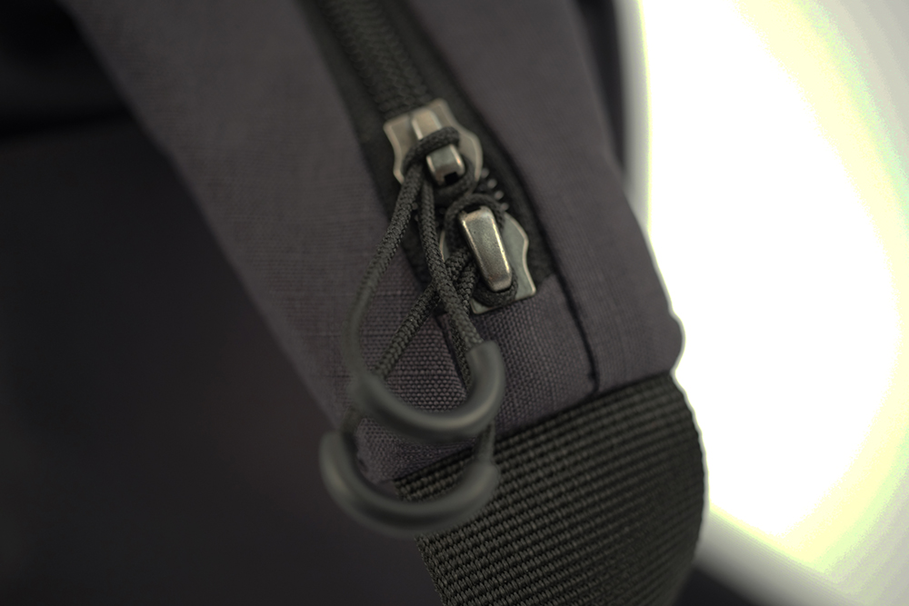 SlingLite 8 Black Pull Detail_small