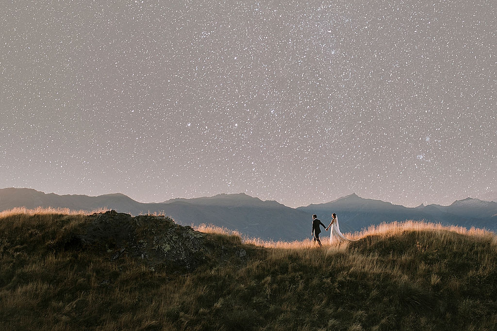 astrophotography couples portrait outside by charlotte kiri photography