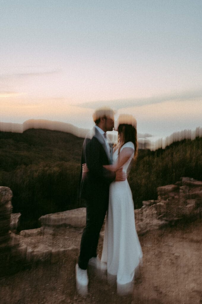 painterly motion blur effect couples portrait by julie blin