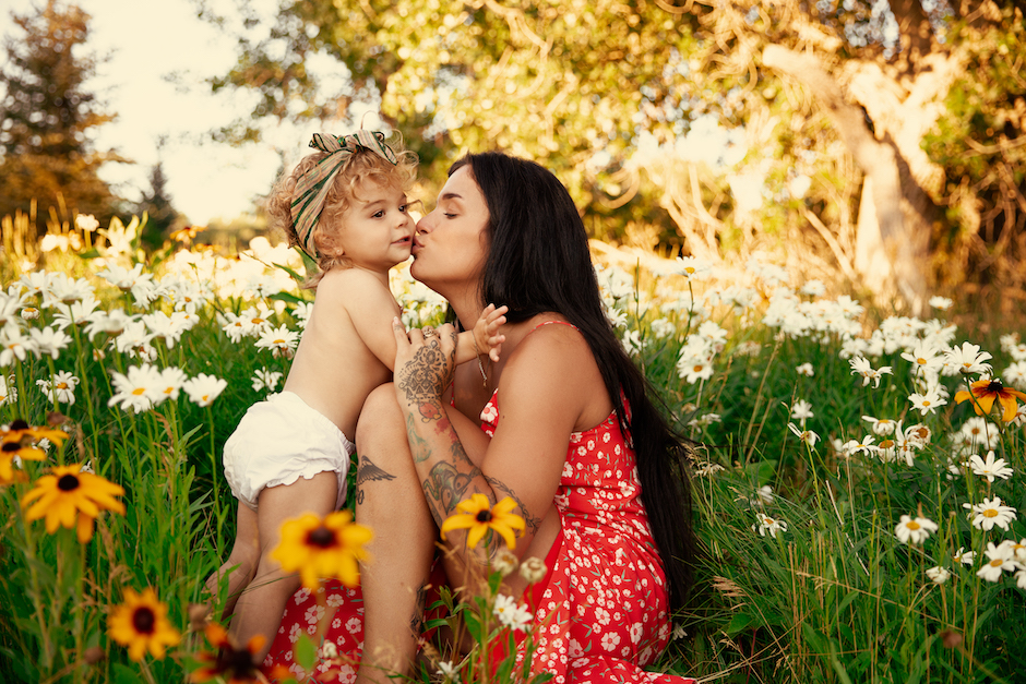 portrait photography image of mom and baby.